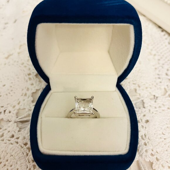 Sterling Silver 925 with White Shapphire CZ Size 5 - Picture 2 of 7